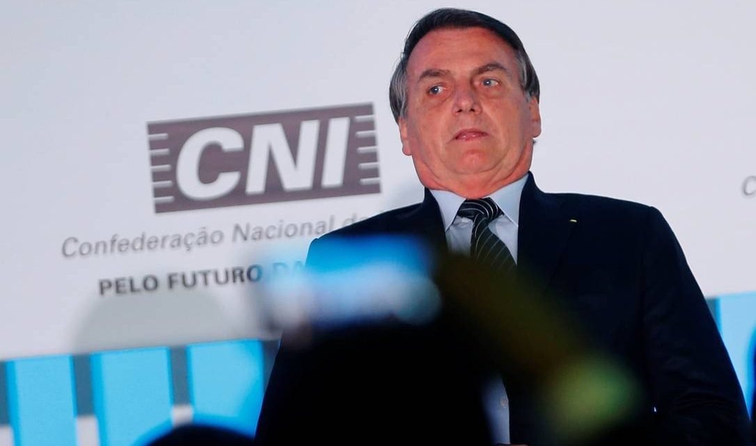 Bolsonaro usa informação errada para criticar escolha de ministro de Fernández