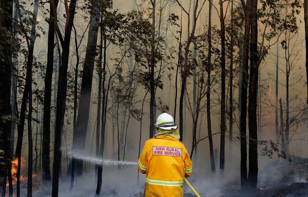 Austrália pede que 250 mil deixem suas casas por causa de riscos de aumento dos incêndios