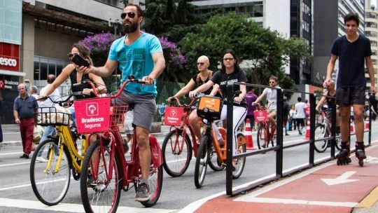 Mobilidade: Bikes e patinetes ocupam São Paulo com modais sustentáveis e saudáveis