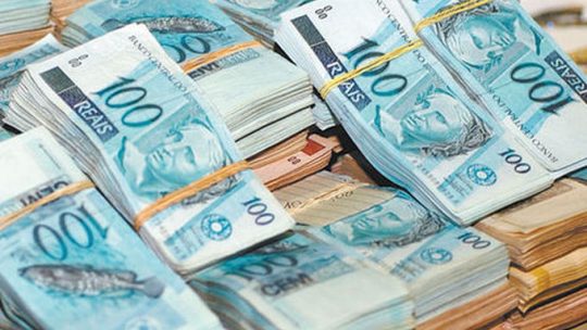 Bolsonaro anuncia plano de R$ 85,8 bi para Estados e municípios
