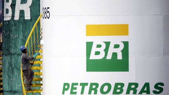 Ações da Petrobras sobem até 8%, mas amenizam em meio a rumores sobre reunião da Opep+