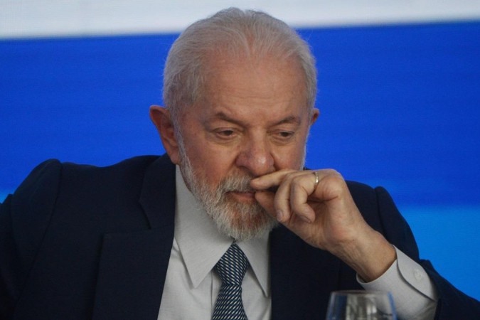 Governo Lula: queda da popularidade em pesquisas chega em má hora
