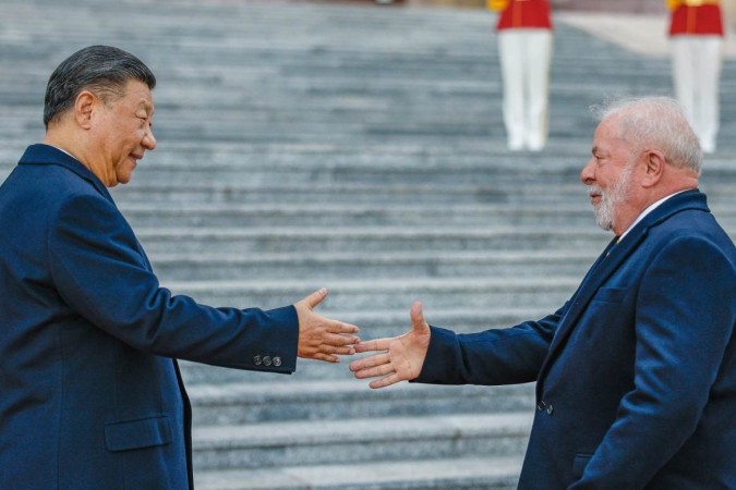 Diplomacias de Brasil e China comemoram meio século de relação bem azeitada